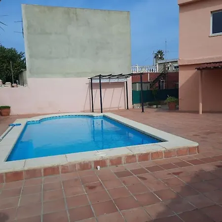 Cosy Close To The And Heated Pool. Διαμέρισμα *